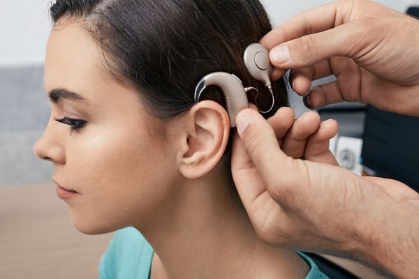 Cấy ốc tai điện tử là phương pháp giúp khôi phục khả năng nghe